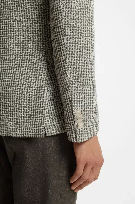 Slim-fit jacket in a patterned cotton blend Slim-fit jacket in a patterned cotton blend