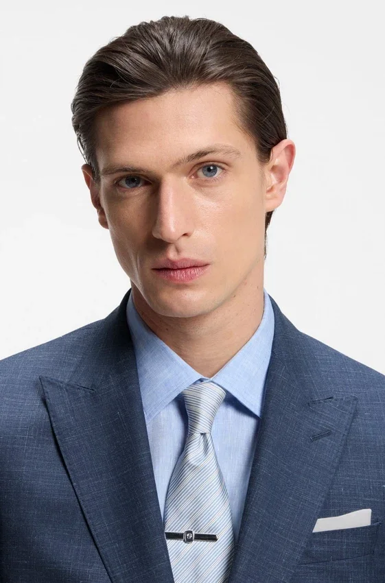 Slim-fit jacket in virgin wool, silk and linen Slim-fit jacket in virgin wool, silk and linen