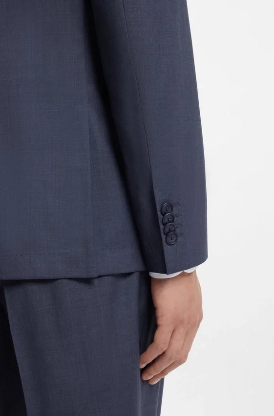 Slim-fit jacket in washable virgin wool Slim-fit jacket in washable virgin wool