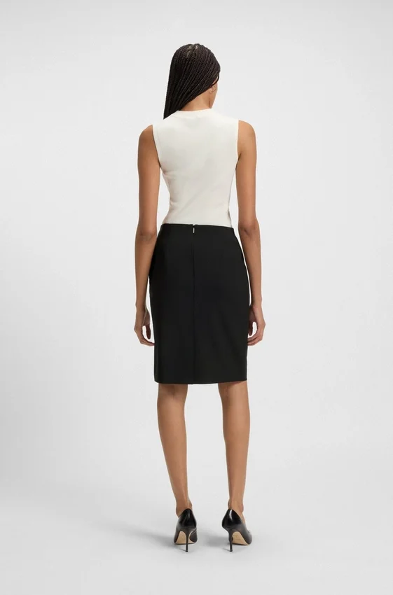 Slim-fit pencil skirt in Italian-made virgin wool Slim-fit pencil skirt in Italian-made virgin wool