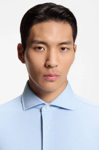 Slim-fit shirt in a wrinkle-resistant cotton blend