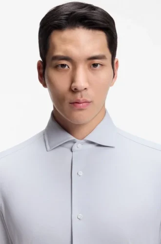 Slim-fit shirt in a wrinkle-resistant cotton blend