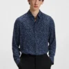 Slim-fit shirt in abstract-print poplin