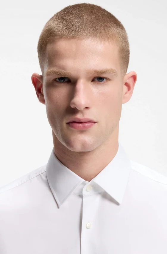 Slim-fit shirt in easy-iron cotton poplin Slim-fit shirt in easy-iron cotton poplin