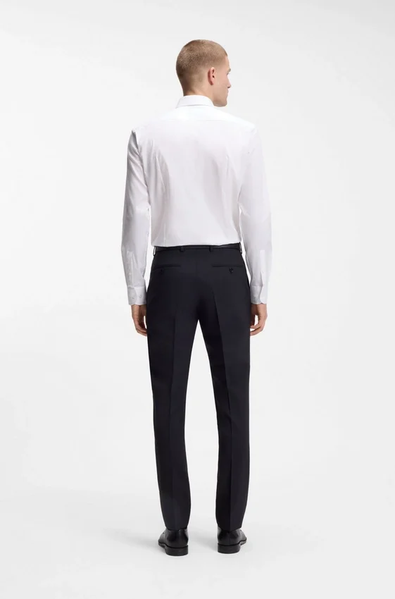 Slim-fit shirt in easy-iron cotton poplin Slim-fit shirt in easy-iron cotton poplin