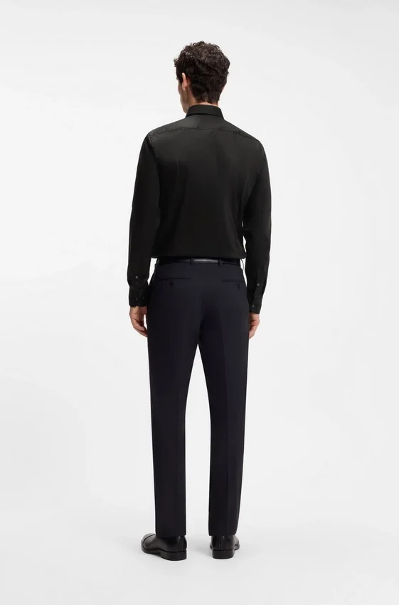 Slim-fit shirt in easy-iron cotton poplin Slim-fit shirt in easy-iron cotton poplin