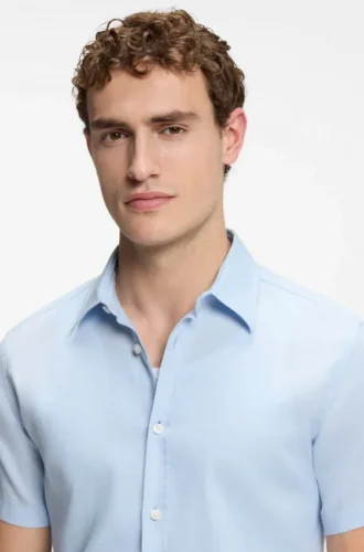 Slim-fit shirt in stretch linen