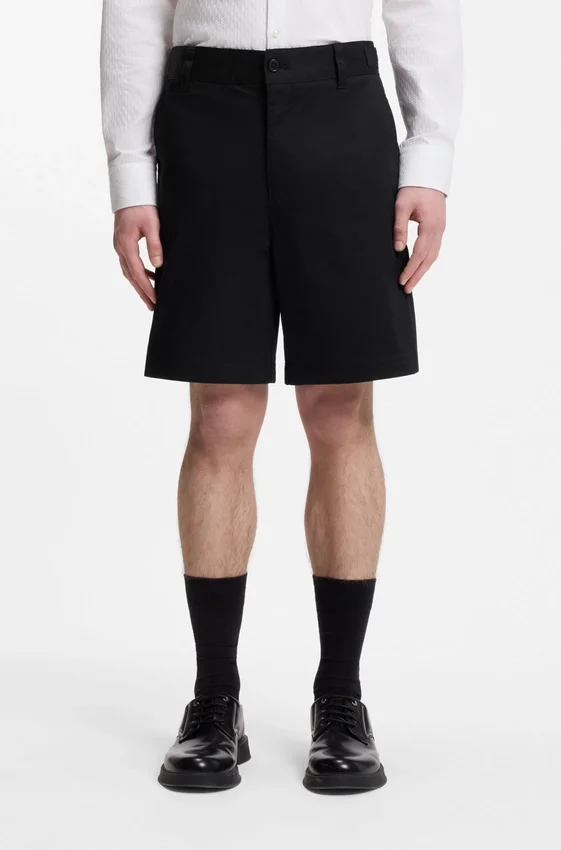 Slim-fit shorts in mercerized stretch cotton Slim-fit shorts in mercerized stretch cotton