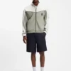 Slim-fit shorts in mercerized stretch cotton Slim-fit shorts in mercerized stretch cotton