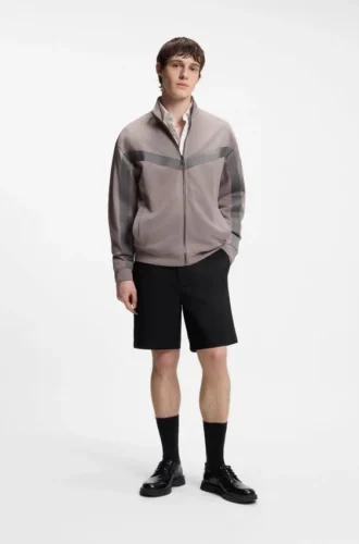 Slim-fit shorts in mercerized stretch cotton Slim-fit shorts in mercerized stretch cotton