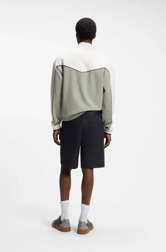 Slim-fit shorts in mercerized stretch cotton Slim-fit shorts in mercerized stretch cotton
