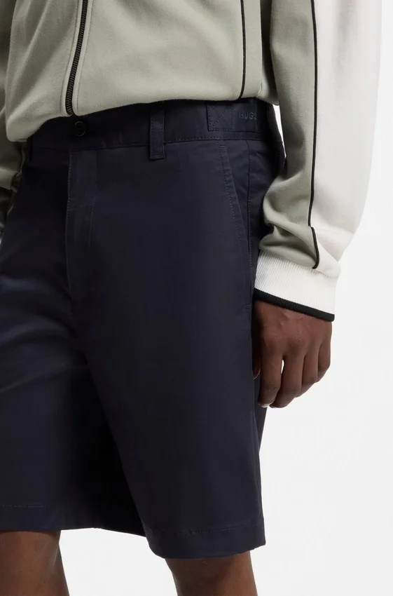 Slim-fit shorts in mercerized stretch cotton Slim-fit shorts in mercerized stretch cotton
