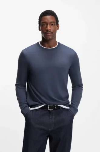Slim-fit sweater in merino wool