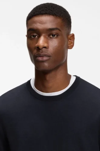 Slim-fit sweater in merino wool