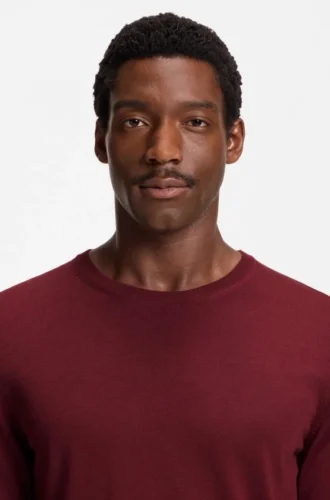 Slim-fit sweater in merino wool