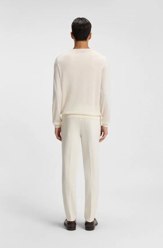 Slim-fit sweater in merino wool Slim-fit sweater in merino wool