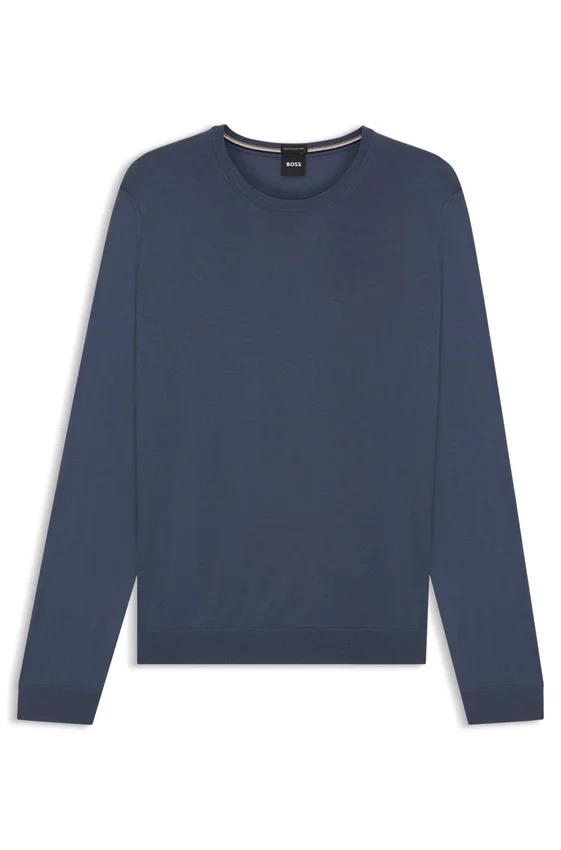 Slim-fit sweater in merino wool Slim-fit sweater in merino wool