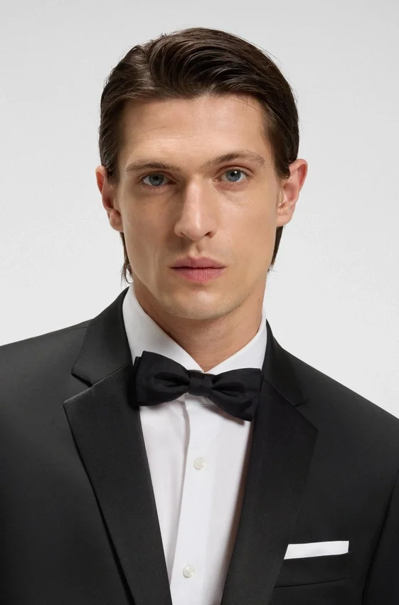 Slim-fit tuxedo jacket in virgin-wool serge Slim-fit tuxedo jacket in virgin-wool serge