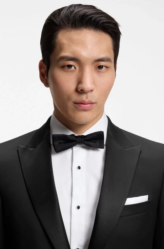 Slim-fit tuxedo jacket in virgin-wool serge Slim-fit tuxedo jacket in virgin-wool serge