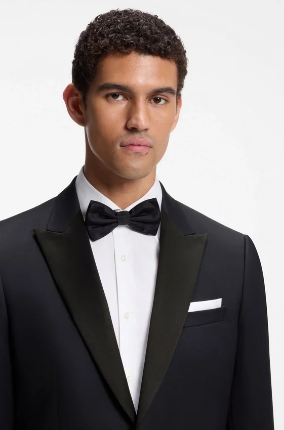 Slim-fit tuxedo jacket in virgin-wool serge Slim-fit tuxedo jacket in virgin-wool serge