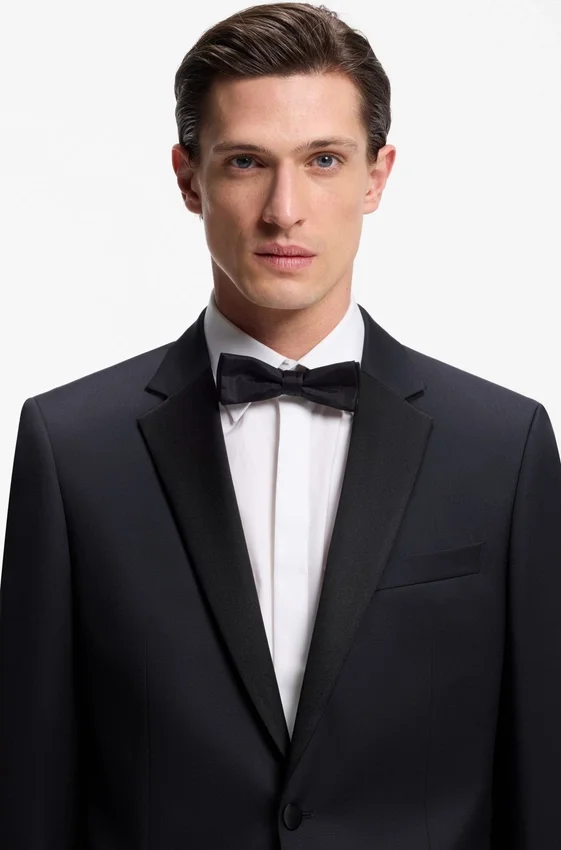 Slim-fit tuxedo jacket in virgin-wool serge Slim-fit tuxedo jacket in virgin-wool serge