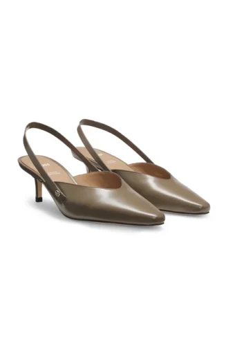 Slingback pumps in polished leather