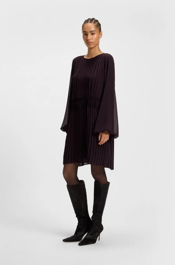 Smocked-waistband dress with plissé pleats Smocked-waistband dress with plissé pleats
