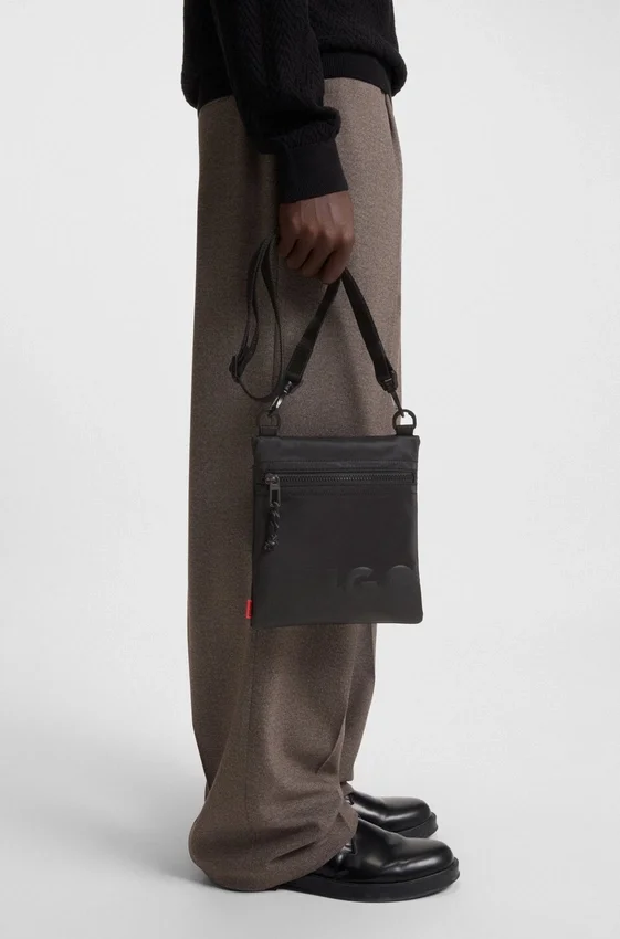 Split-logo envelope bag in twill Split-logo envelope bag in twill