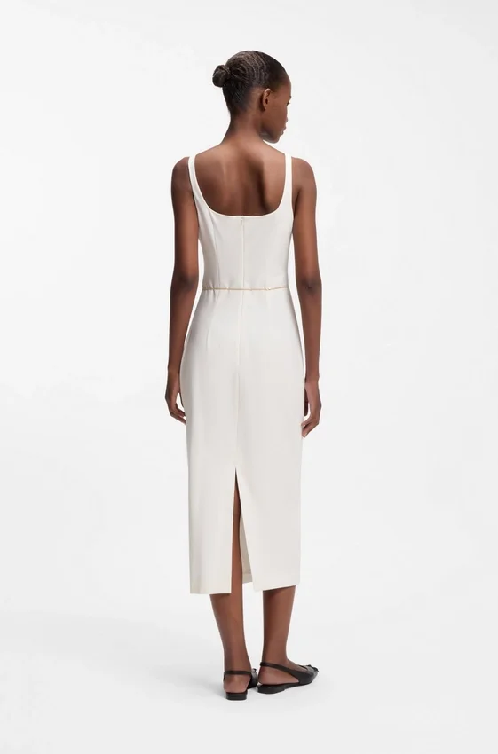 Square-neck dress with golden chain belt Square-neck dress with golden chain belt