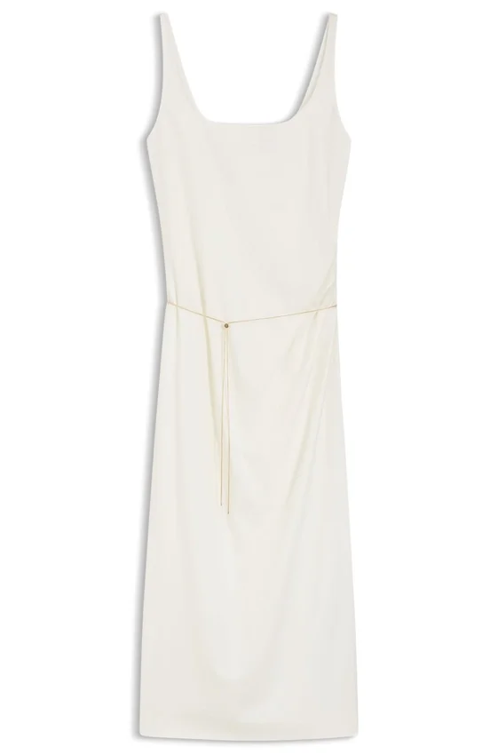 Square-neck dress with golden chain belt Square-neck dress with golden chain belt
