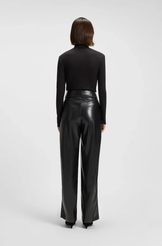 Straight-leg trousers in faux leather Straight-leg trousers in faux leather