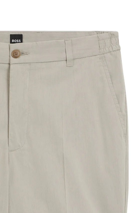 Stretch-cotton shorts in a modern fit Stretch-cotton shorts in a modern fit