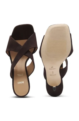 Suede sandals with crossover straps