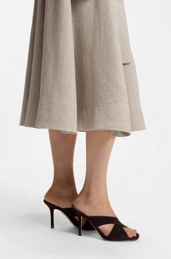 Suede sandals with crossover straps Suede sandals with crossover straps