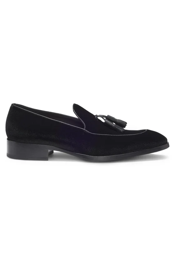Tassel-trim loafers in velvet Tassel-trim loafers in velvet