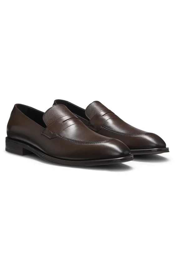 Textured-tongue loafers in leather Textured-tongue loafers in leather