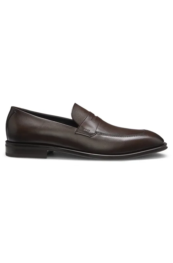 Textured-tongue loafers in leather Textured-tongue loafers in leather