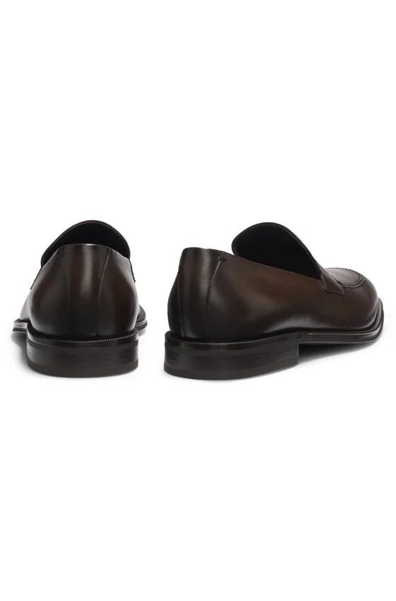 Textured-tongue loafers in leather Textured-tongue loafers in leather