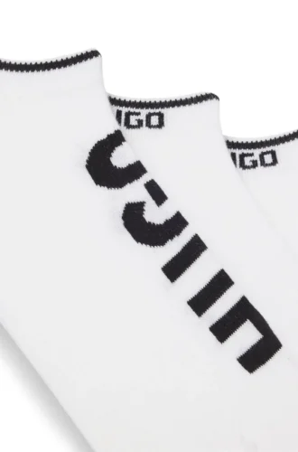 Three-pack of ankle socks with logos
