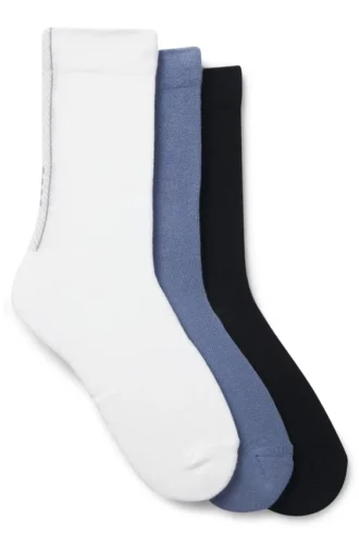Three-pack of structured-tape socks in a regular length