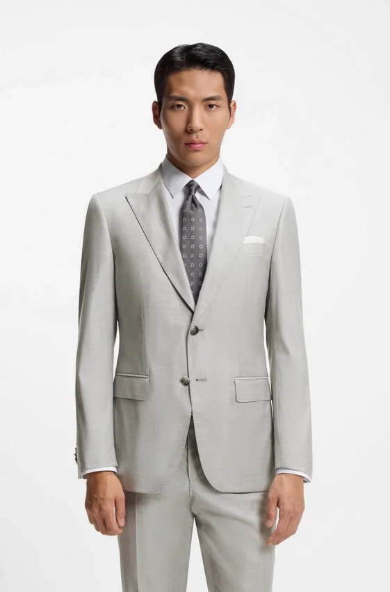 Two-piece slim-fit suit in a wool blend Two-piece slim-fit suit in a wool blend