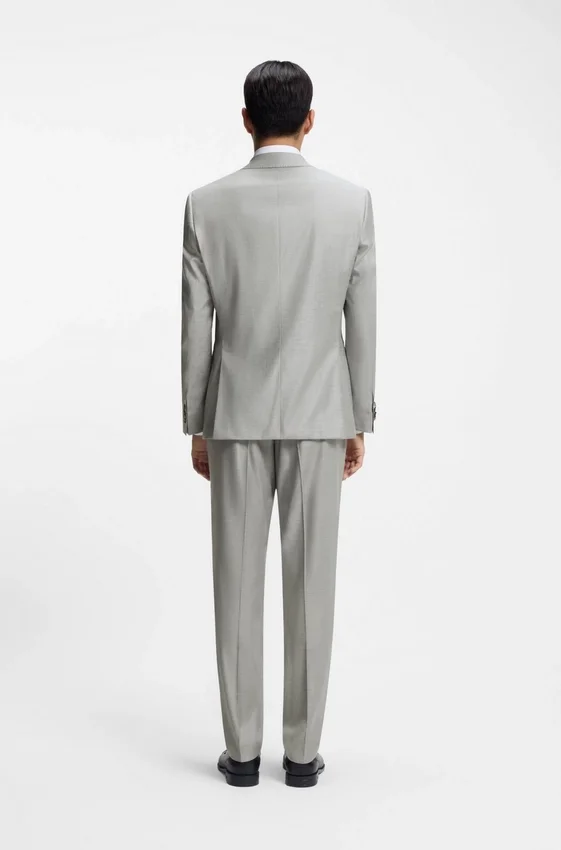Two-piece slim-fit suit in a wool blend Two-piece slim-fit suit in a wool blend