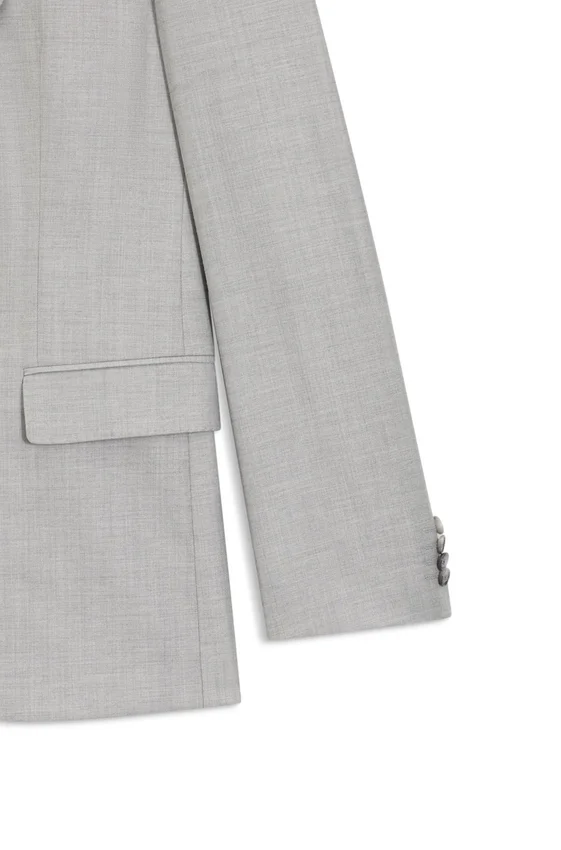 Two-piece slim-fit suit in a wool blend Two-piece slim-fit suit in a wool blend