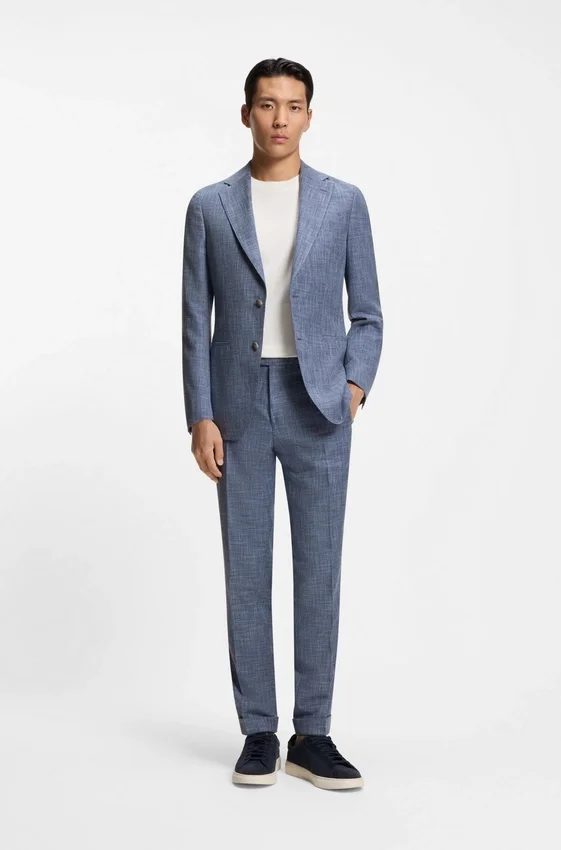 Two-piece slim-fit suit in cotton and virgin wool Two-piece slim-fit suit in cotton and virgin wool