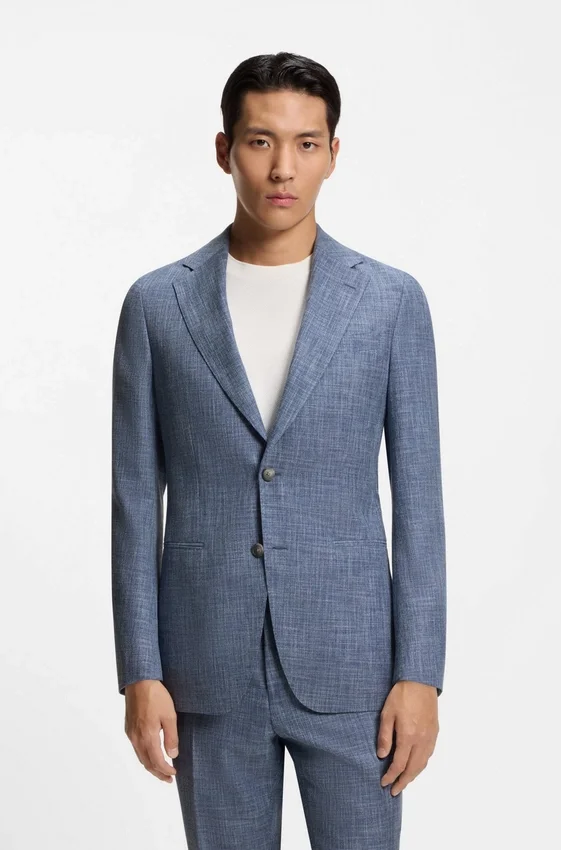Two-piece slim-fit suit in cotton and virgin wool Two-piece slim-fit suit in cotton and virgin wool