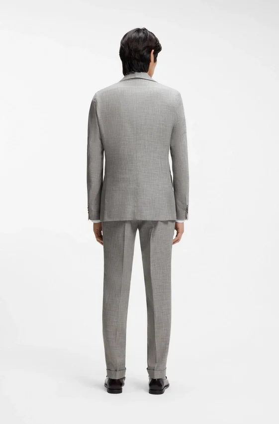 Two-piece slim-fit suit in cotton and virgin wool Two-piece slim-fit suit in cotton and virgin wool
