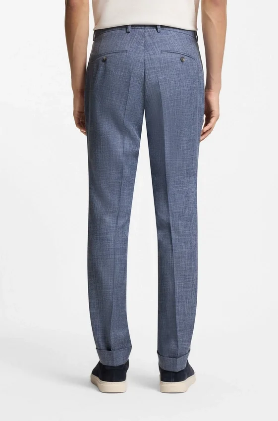 Two-piece slim-fit suit in cotton and virgin wool Two-piece slim-fit suit in cotton and virgin wool