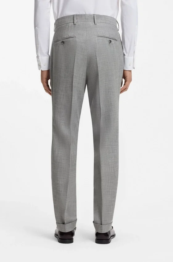 Two-piece slim-fit suit in cotton and virgin wool Two-piece slim-fit suit in cotton and virgin wool