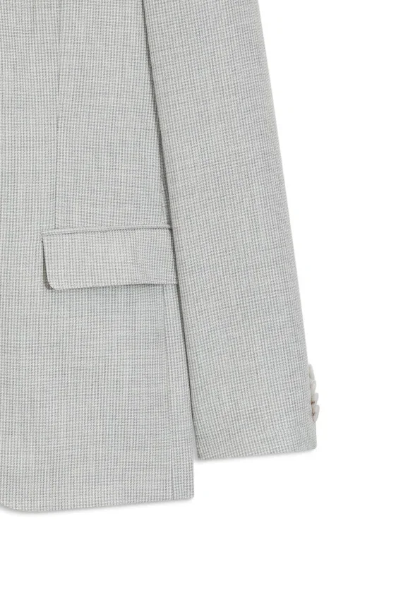 Two-piece slim-fit suit in cotton and virgin wool Two-piece slim-fit suit in cotton and virgin wool