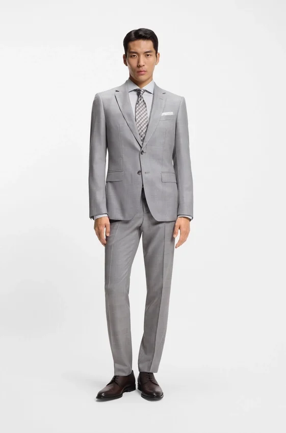 Two-piece slim-fit suit in virgin wool and silk Two-piece slim-fit suit in virgin wool and silk